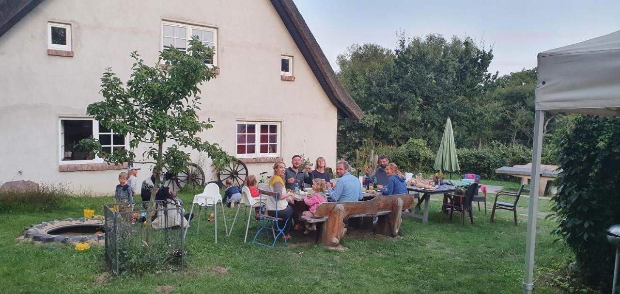 App. Tueddelkroms, 2-3 Pers., In Traumhafter Alleinlage, Naehe Binz Zirkow 外观 照片